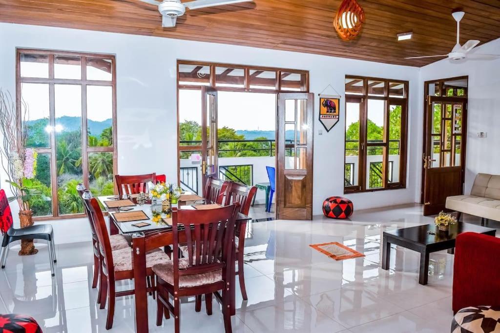 Saru Holiday Apartment - Upto 6 Guests Kandy Luaran gambar