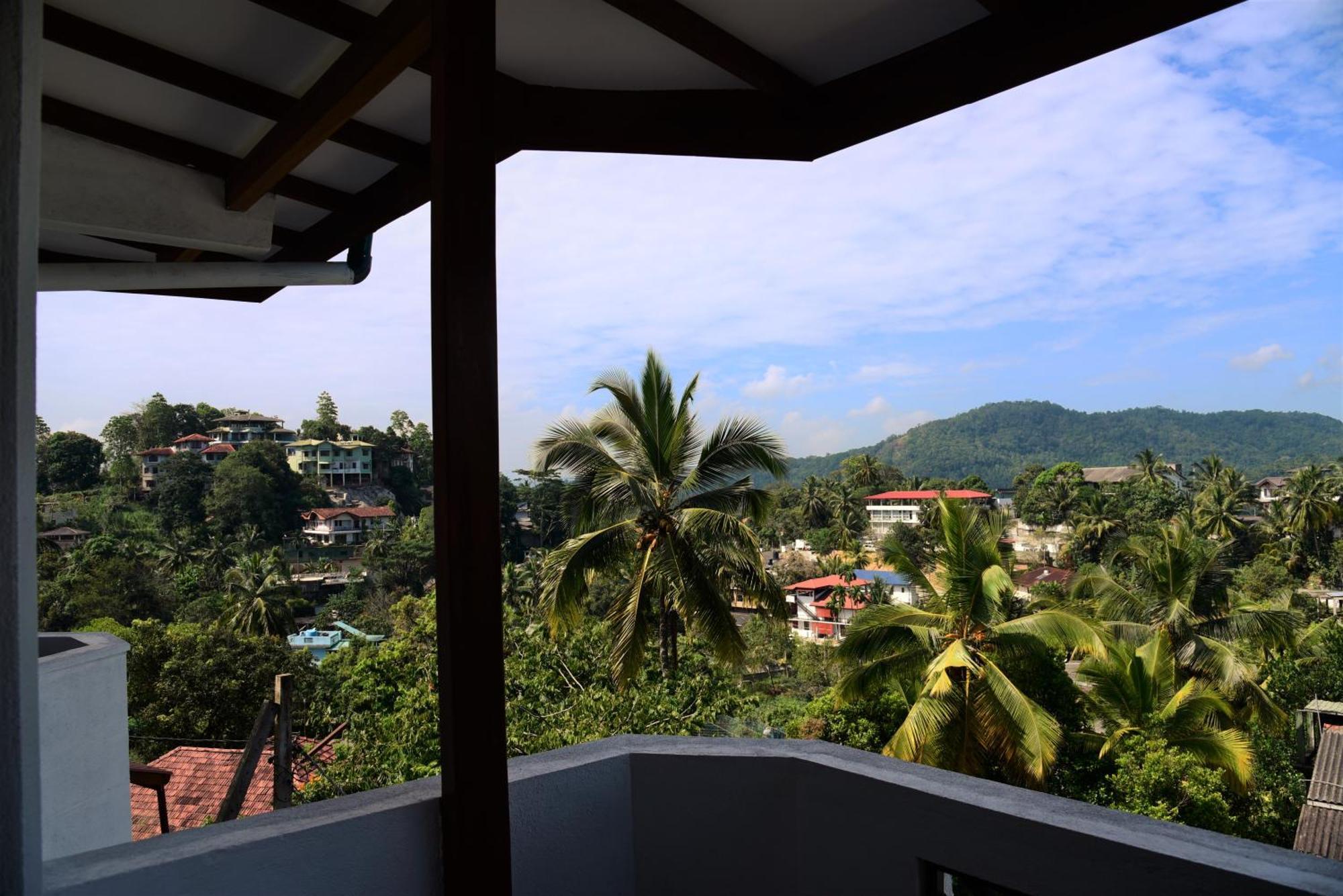 Saru Holiday Apartment - Upto 6 Guests Kandy Luaran gambar